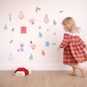 Holly jolly wallstickers på veggen med et barn