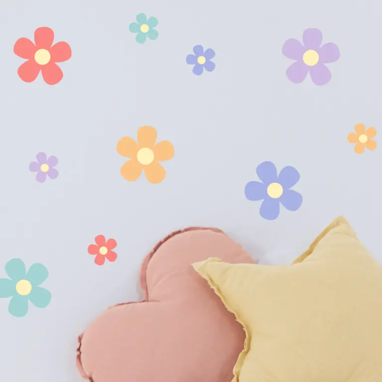 Daisy (flerfärgad) wallstickers placerade på en vägg