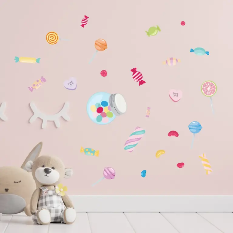 Godis wallstickers på barnrum